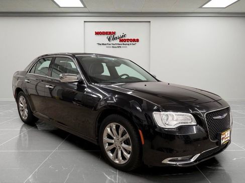 Used 2019 Chrysler 300 Limited AWD/4WD image 1