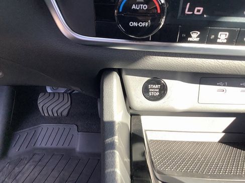 Used 2025 Nissan Rogue SV image 16