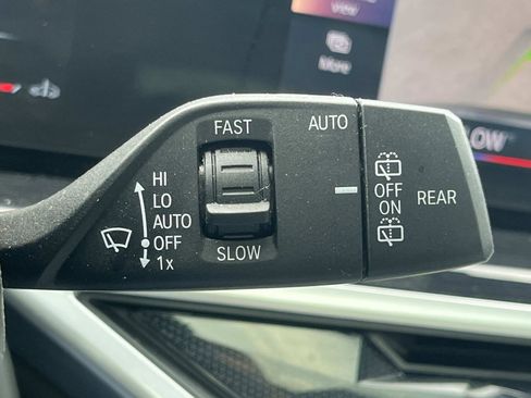 Used 2023 BMW X7 xDrive40i w/ M Sport Package AWD/4WD image 39
