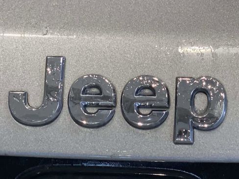 Used 2020 Jeep Compass Limited AWD/4WD image 10