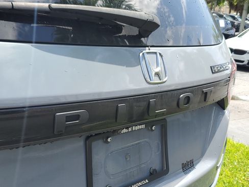 Used 2024 Honda Pilot Touring image 8