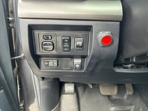 Used 2017 Toyota Tundra SR5 AWD/4WD image 25