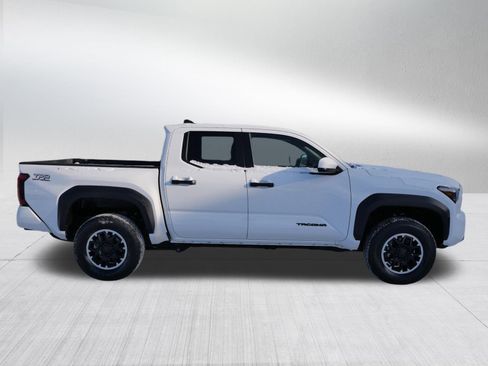 Used 2024 Toyota Tacoma TRD Off-Road image 8