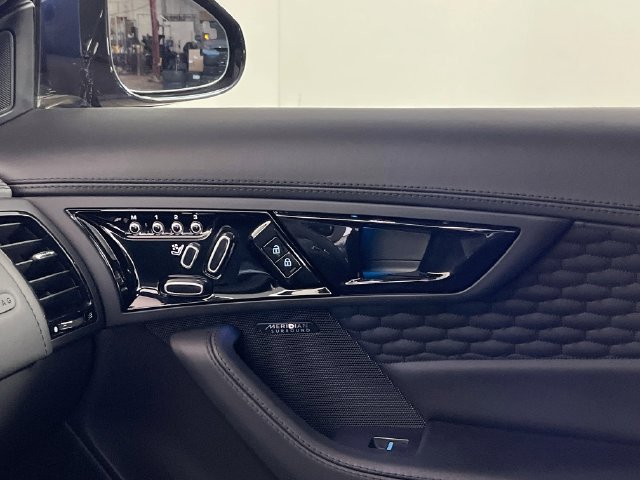 Used 2021 Jaguar F-TYPE Coupe RWD image 13