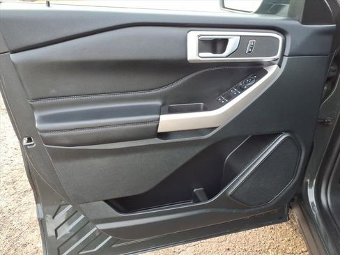Used 2023 Ford Explorer XLT w/ Equipment Group 202A image 13