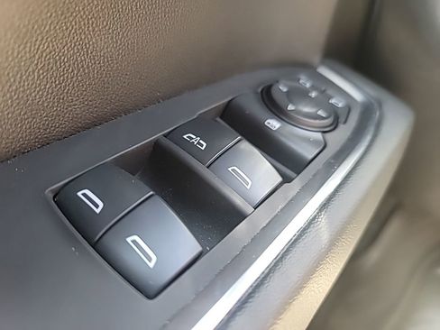 Certified 2025 GMC Sierra 1500 SLE image 17