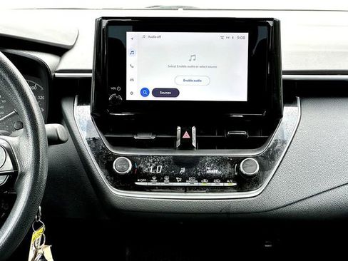 Used 2023 Toyota Corolla LE FWD image 28