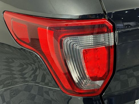 Used 2018 Ford Explorer Sport image 35