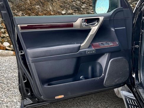 Used 2016 Lexus GX 460 460 w/ Premium Package image 21