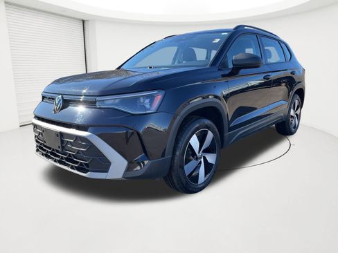 Used 2025 Volkswagen Taos S image 2