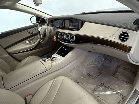 Used 2015 Mercedes-Benz S 550 Sedan w/ Sport Package w/ Sport Package image 15