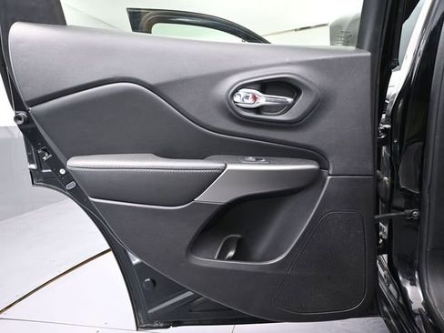 Used 2020 Jeep Cherokee High Altitude AWD/4WD image 32