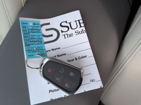 Used 2025 Cadillac XT5 Premium Luxury image 36