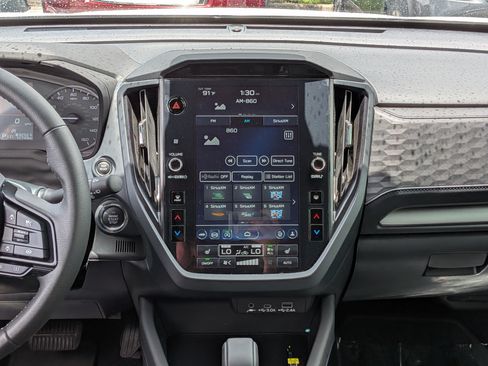 Used 2025 Subaru Forester Premium AWD/4WD image 19