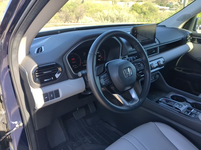 Used 2024 Honda Pilot Touring image 10