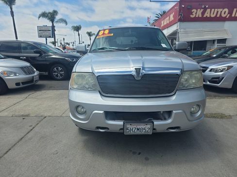 Used 2004 Lincoln Navigator Luxury AWD/4WD image 3
