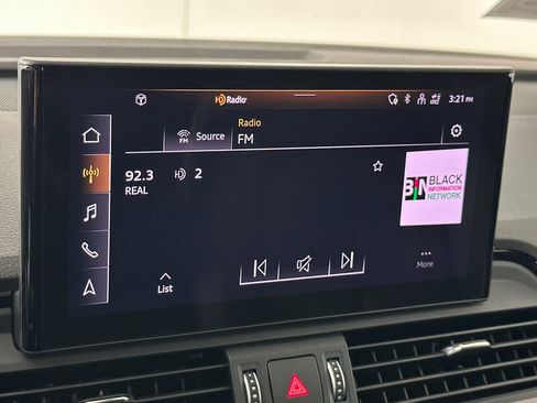 Used 2023 Audi Q5 2.0T Premium w/ Convenience Package image 17