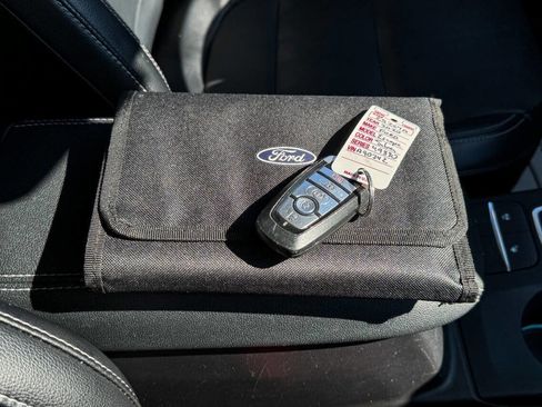 Used 2020 Ford Escape Titanium image 34