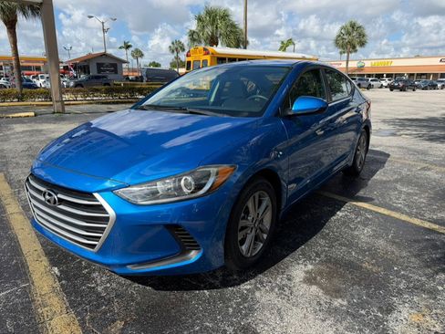 Used 2017 Hyundai Elantra SE FWD image 3