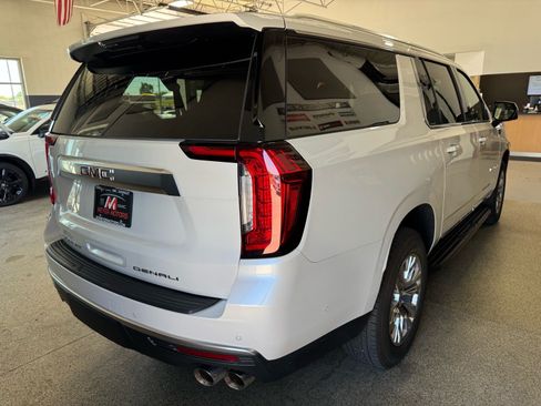 Used 2024 GMC Yukon XL Denali w/ Advanced Technology Package AWD/4WD image 5