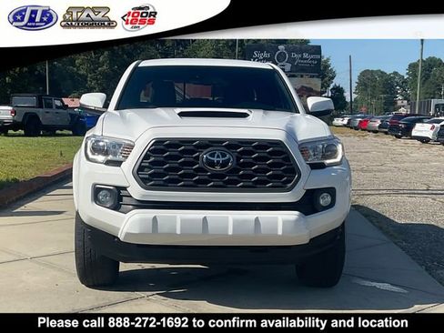 Used 2020 Toyota Tacoma TRD Sport w/ Technology Package image 2