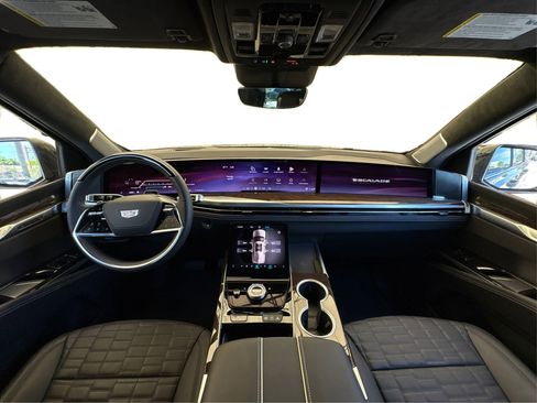 New 2026 Cadillac Escalade ESV Platinum Sport w/ LPO, ONYX Package image 24