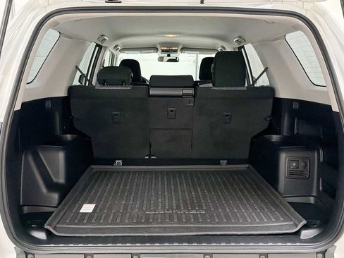 Certified 2016 Toyota 4Runner SR5 AWD/4WD image 27