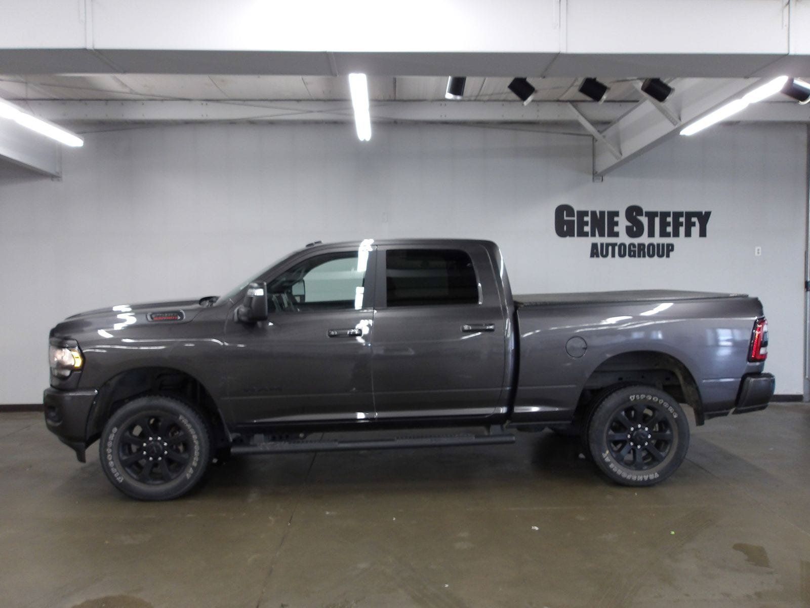 Used 2024 RAM 2500 Big Horn w/ Night Edition AWD/4WD image 8
