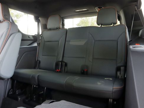 Used 2026 GMC Yukon AT4 AWD/4WD image 11