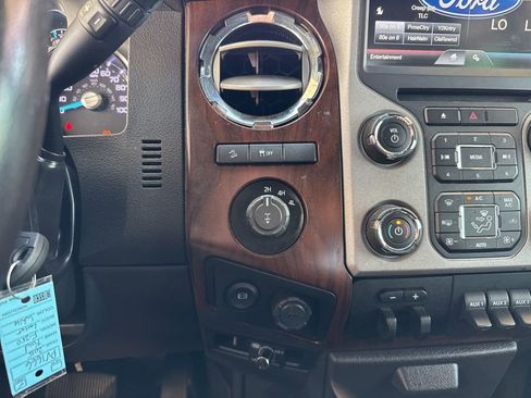 Used 2015 Ford F250 Lariat w/ FX4 Off-Road Package image 15