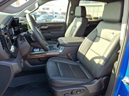 Used 2025 Chevrolet Silverado 1500 LT Trail Boss w/ LT Trail Boss Premium Package image 17