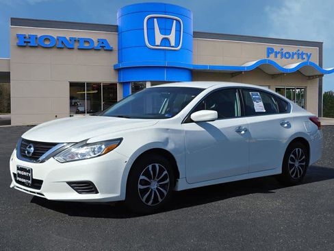 Used 2016 Nissan Altima 2.5 S FWD image 1