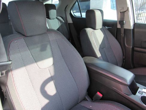 Used 2017 Chevrolet Equinox LS image 22