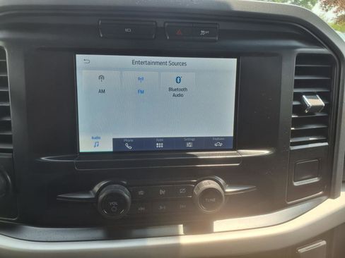 Used 2021 Ford F150 XLT w/ Trailer Tow Package image 16