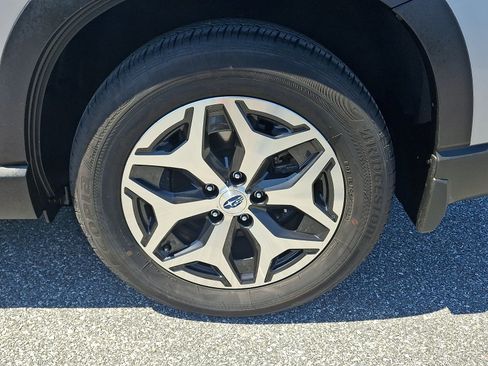 Certified 2023 Subaru Forester Premium AWD/4WD image 7