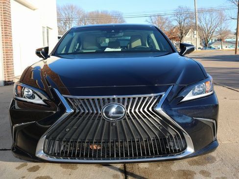 Used 2019 Lexus ES 350 Ultra Luxury image 3