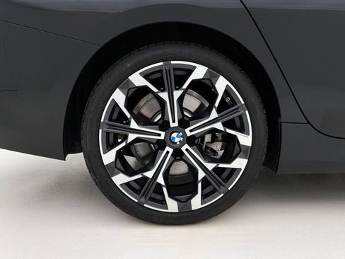 Certified 2026 BMW 330i xDrive Sedan w/ Premium Package AWD/4WD image 32
