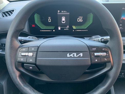 Used 2025 Kia K4 FWD image 13