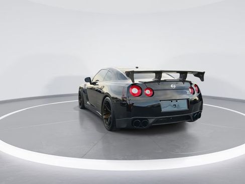 Used 2011 Nissan GT-R Premium image 6