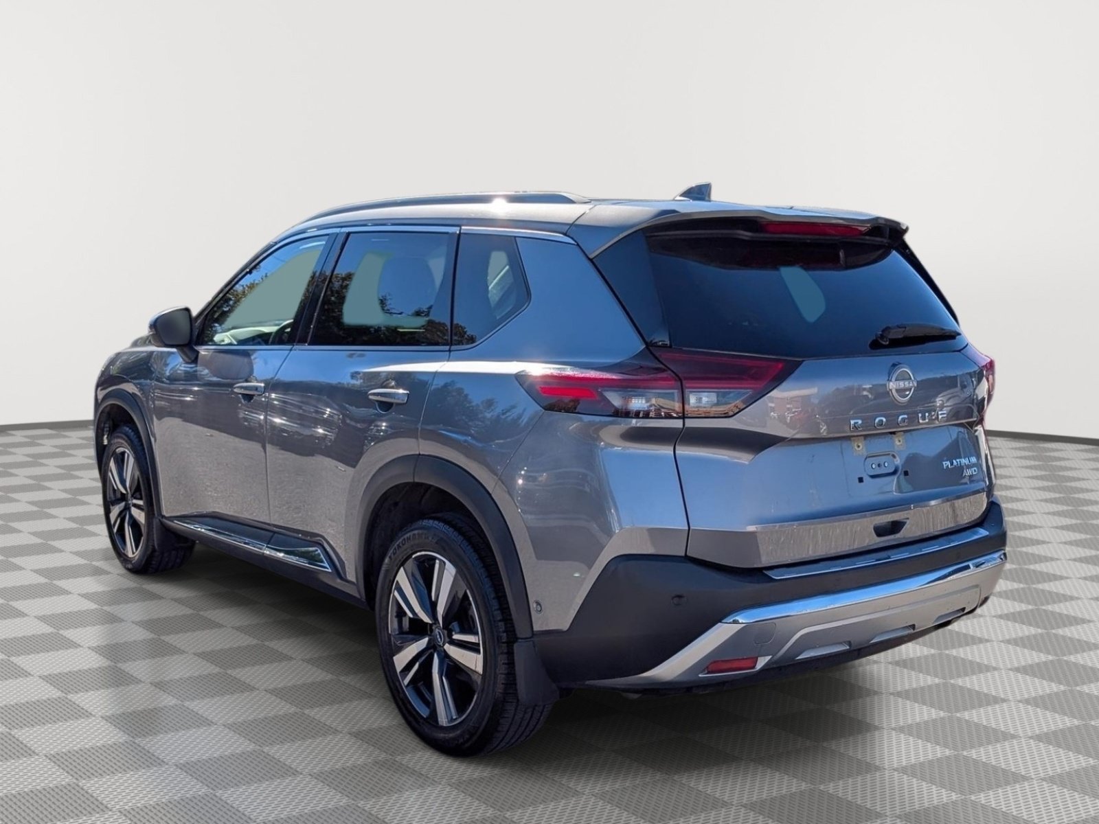 Used 2023 Nissan Rogue Platinum w/ Platinum Premium Package AWD/4WD image 3