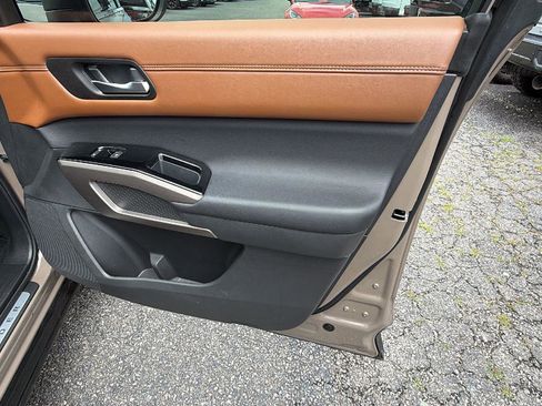 Used 2024 Nissan Pathfinder Platinum w/ Cargo Package FWD image 16