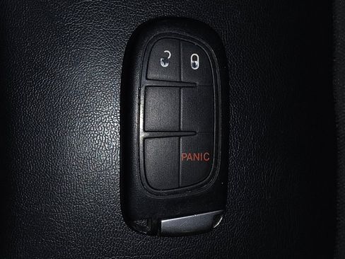 Used 2019 Jeep Cherokee Latitude Plus image 32