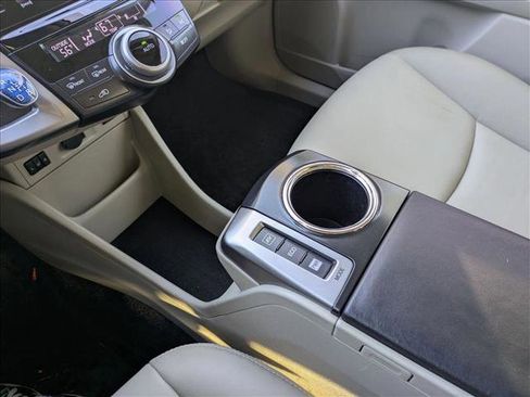 Used 2017 Toyota Prius V Four image 12