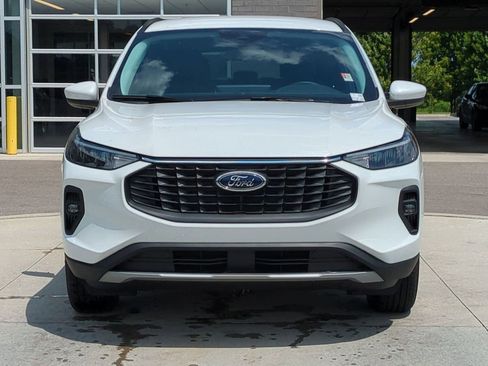 New 2025 Ford Escape SE image 9