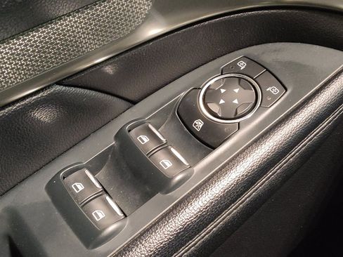 Used 2019 Ford Explorer XLT w/ Equipment Group 202A FWD image 27
