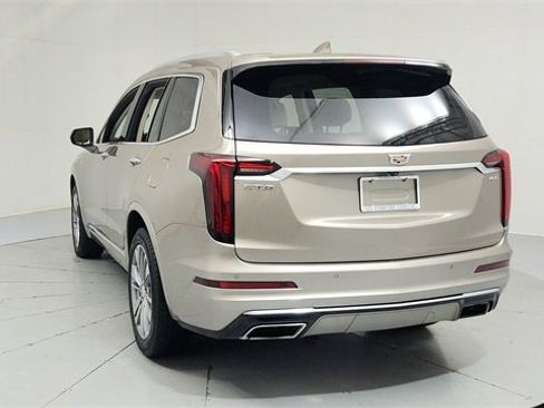 Certified 2022 Cadillac XT6 Premium Luxury image 4