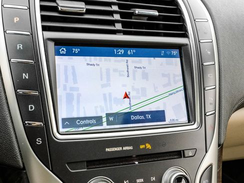 Used 2019 Lincoln Nautilus Reserve image 25