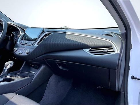 Used 2024 Chevrolet Malibu LT image 25
