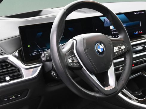 Used 2025 BMW X5 xDrive50e AWD/4WD image 19