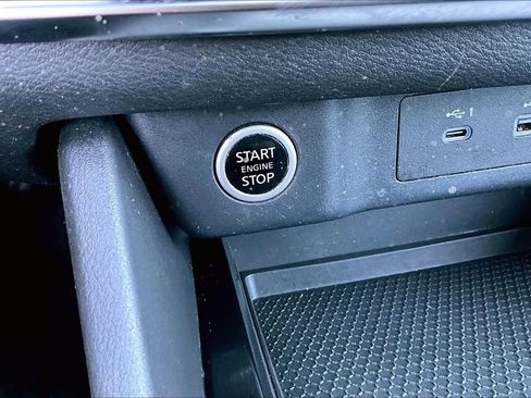 Certified 2023 Nissan Rogue SV image 33